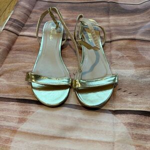 🟡Gold flat Lulu’s sandals ❕